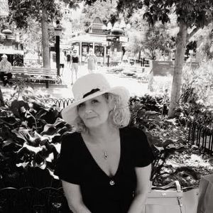 Meet your Posher, Angela